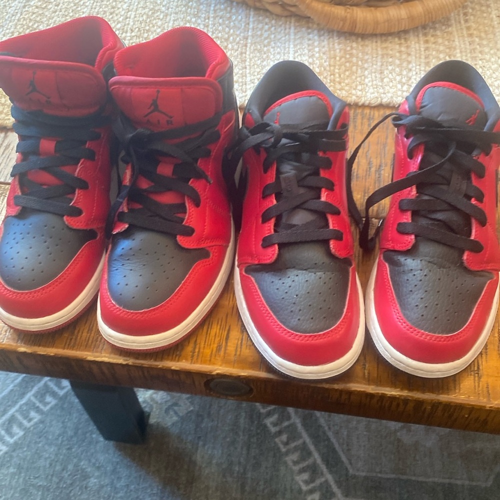 Two pairs air Jordans Jordan 1 Mid and Jordan 1 Low